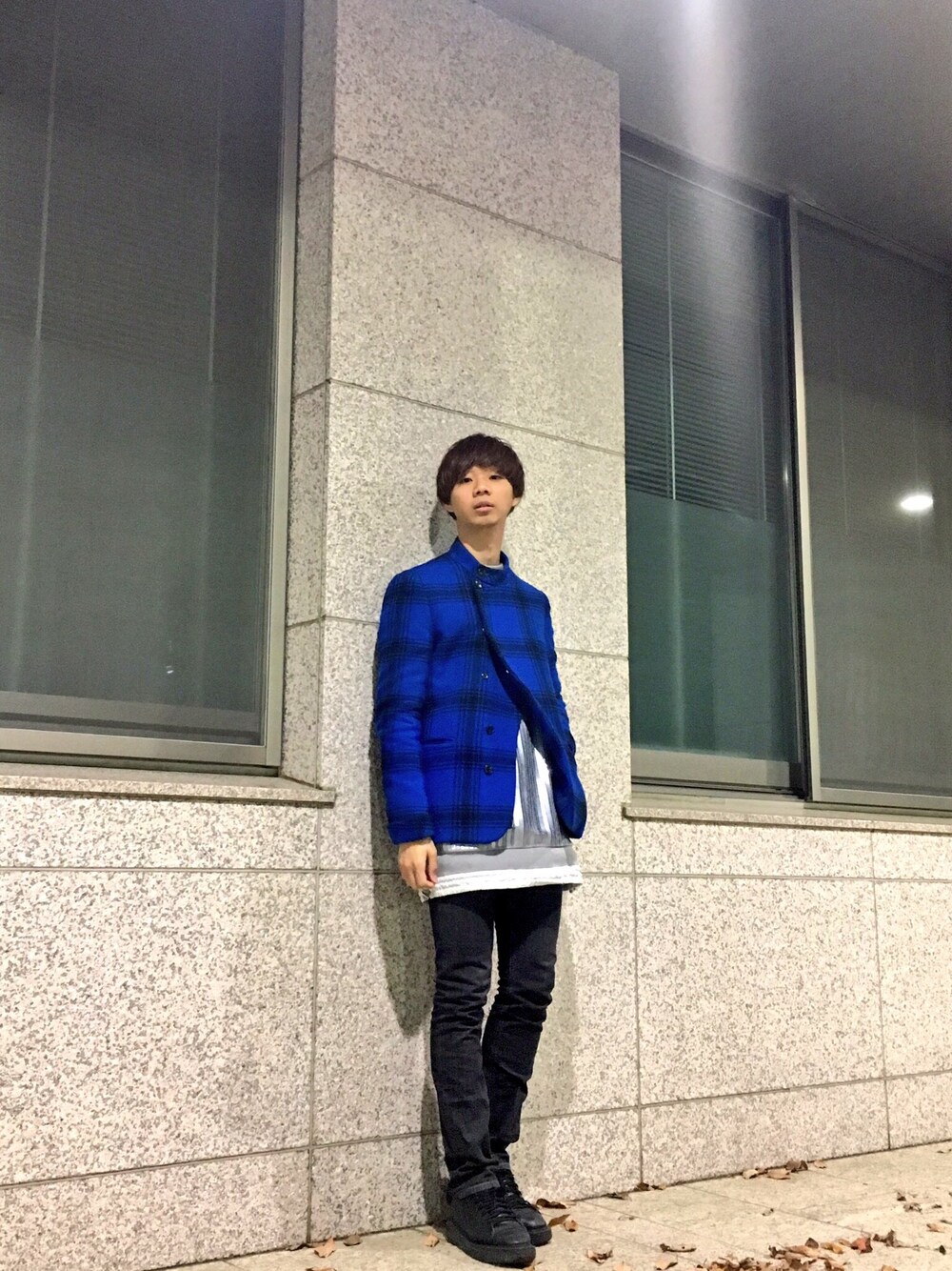 「チェック、スパンコール、ワンピース、スキニーデニム、冬、Paul Smith、sacai、Vivienne Westwood、Vivienne Westwood Man」｜「Paul Smithのチェックコート（ジャケット/アウター、ブルー系）」を使った、Honeyさん（メンズ・176cm）の秋コーディネートの1枚目の写真