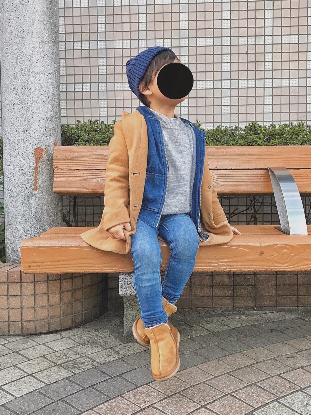 「カジュアルコーデ、チェスターコート、シンプル、デニム、キッズコーデ、キッズ、おとこのこ、プチプラ」｜「しまむらのアイテム（ニットキャップ/ビーニー、ブルー系）」を使った、rrrr.さん（キッズ・100cm）の秋コーディネートの1枚目の写真