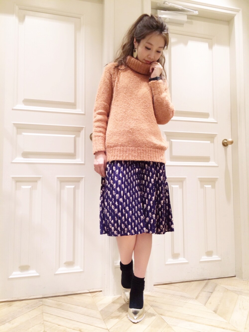 yukiko yamazakiさんの「ユリ柄プリーツフレアースカート（LILY BROWN）」を使ったコーディネートの1枚目の写真