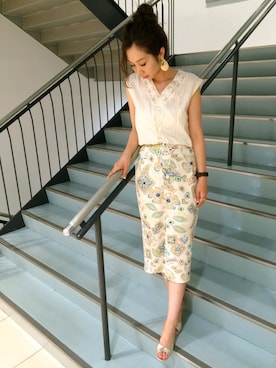 「花柄 スカート」｜「アイテム（サンダル）」を使った、yukiko yamazakiさん（レディース・162cm）の夏コーディネート