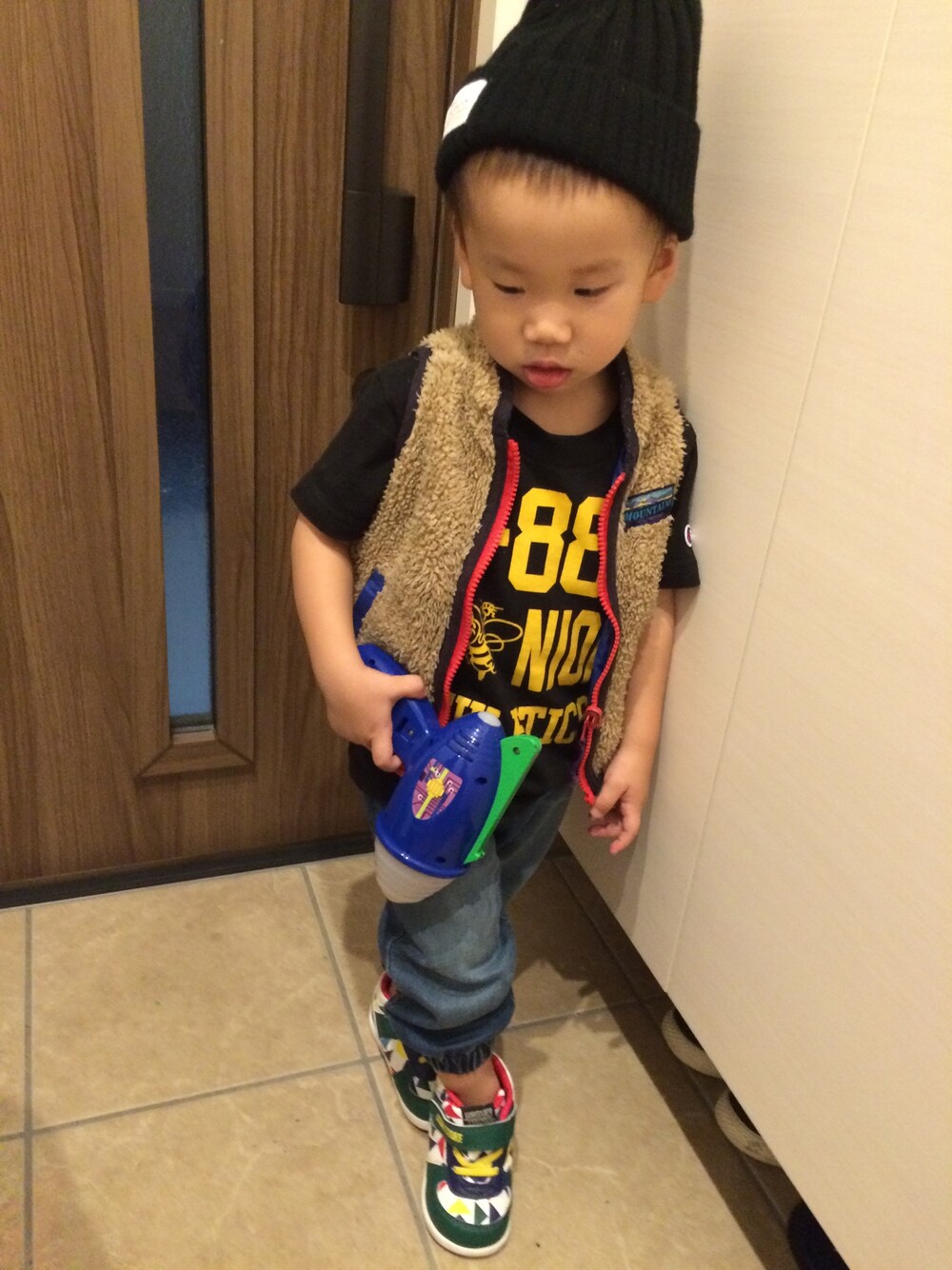 「abcdのアイテム（スニーカー、その他）」を使った、yuwaさん（キッズ・90cm）の秋コーディネートの1枚目の写真