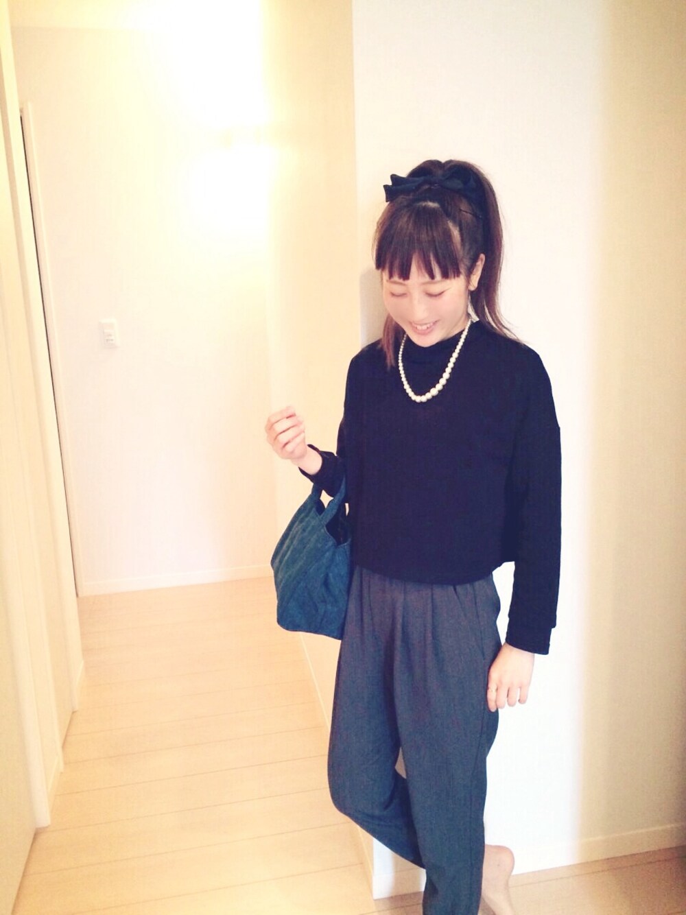 「JOURNAL STANDARDのアイテム（つなぎ/オールインワン、ブラック系）」を使った、Riiさん（レディース・157cm）の春コーディネートの1枚目の写真