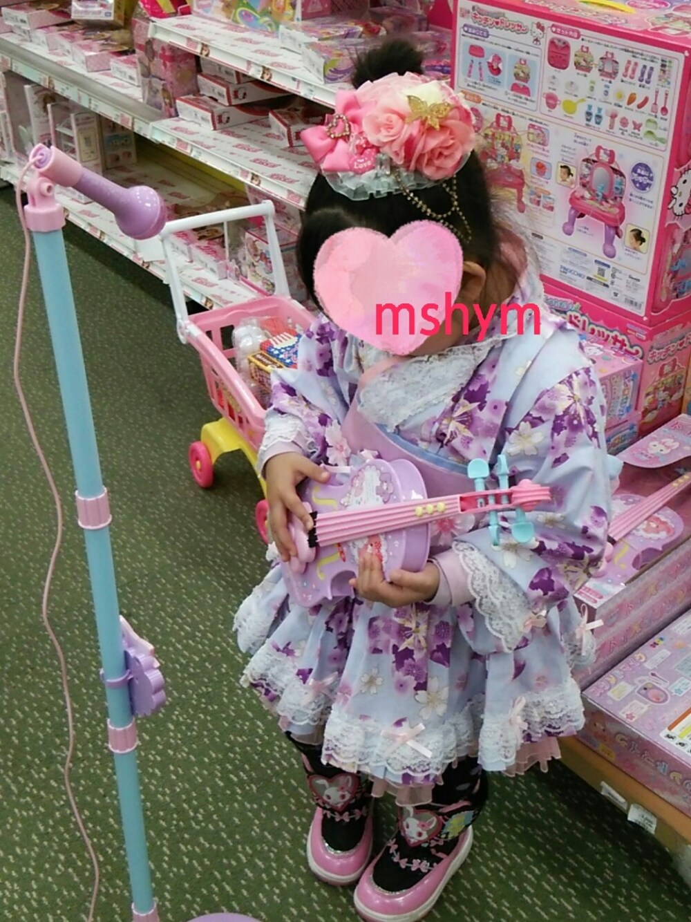 「おんなのこ、おんなのこコーデ、着物ドレス、着物、ハンドメイド、ﾊﾝﾄﾞﾒｲﾄﾞｱｸｾｻﾘｰ、ハンドメイド子供服、5歳、サンリオ、ふりふり」｜「Handmadeのアイテム（バレッタ/ヘアクリップ、ピンク系）」を使った、myさん（キッズ・100cm）の冬コーディネートの1枚目の写真