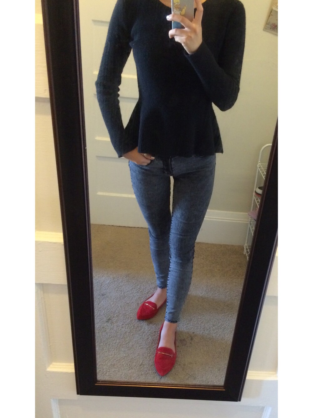「daily look、ootd、school、comfortable、redshoes」｜「BILLABONGのアイテム（その他パンツ、グレー系）」を使った、DAHEAN EMILY LEEさん（レディース・165cm）の秋コーディネートの1枚目の写真