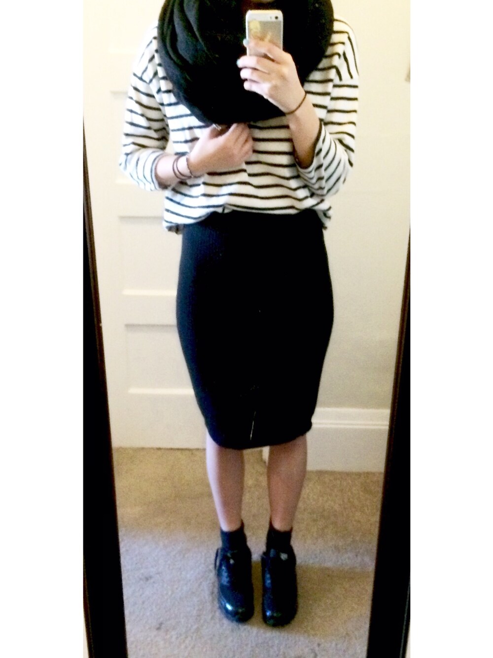 「school、daily look、ootd」｜「NIKEのアイテム（スニーカー、ブラック系）」を使った、DAHEAN EMILY LEEさん（レディース・165cm）の秋コーディネートの1枚目の写真
