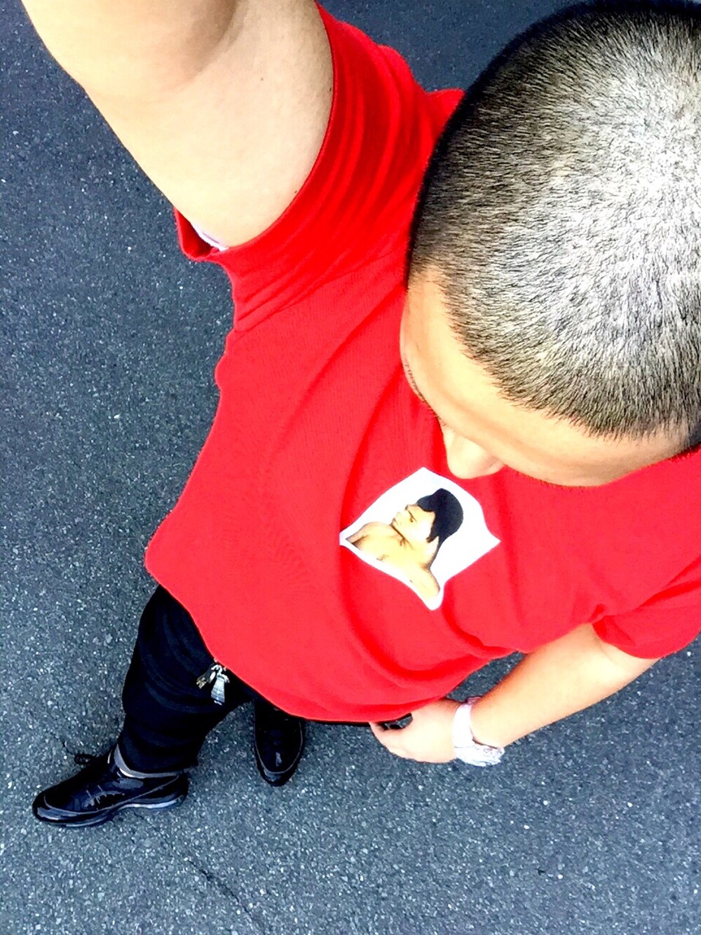 「モハメドアリ、フォトT、エアマックス、スネーク柄」｜「Supreme のSS16 SUPREME ANDY ALI WARHOL TEE  XL（Tシャツ/カットソー、レッド系）」を使った、NurseManさん（メンズ・175cm）の春コーディネートの1枚目の写真