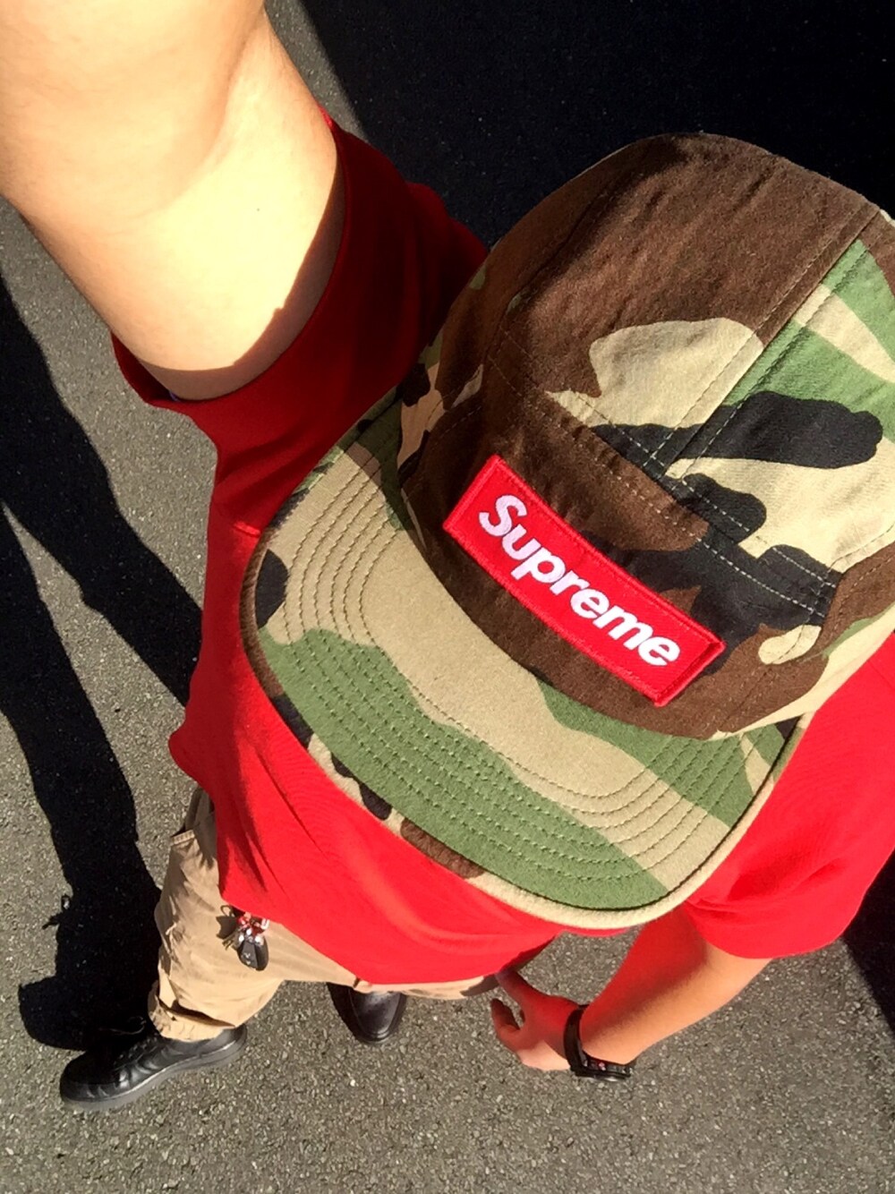 「カモフラキャップ、ポケットＴシャツ、ジョガーパンツ、ストリート」｜「Supreme のアイテム（キャップ、グリーン系）」を使った、NurseManさん（メンズ・175cm）の秋コーディネートの1枚目の写真