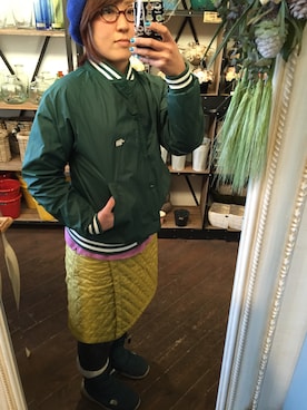「アイテム（ナイロンジャケット、グリーン系）」を使った、Tomo Miyamotoさん（レディース・162cm）の冬コーディネート