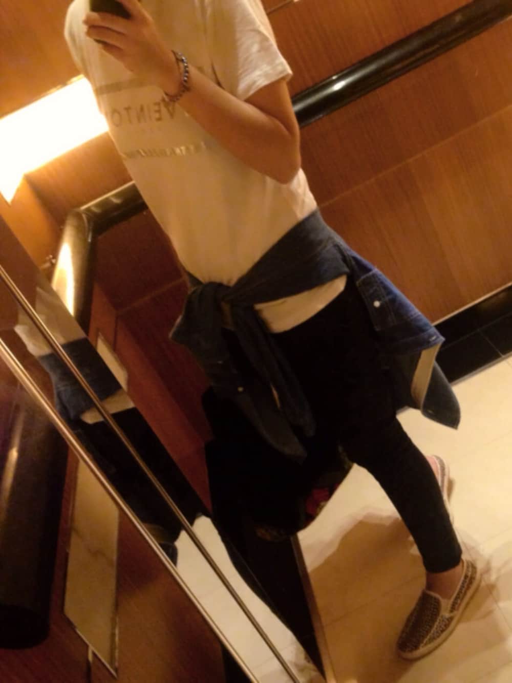 「cheap monday、criminaldamage、TEE、Tシャツ、Rivieras、slipon、Slip-On」｜「CRIMINAL DAMAGEのアイテム（Tシャツ/カットソー、ホワイト系）」を使った、Jayさん（レディース・166cm）の夏コーディネートの1枚目の写真