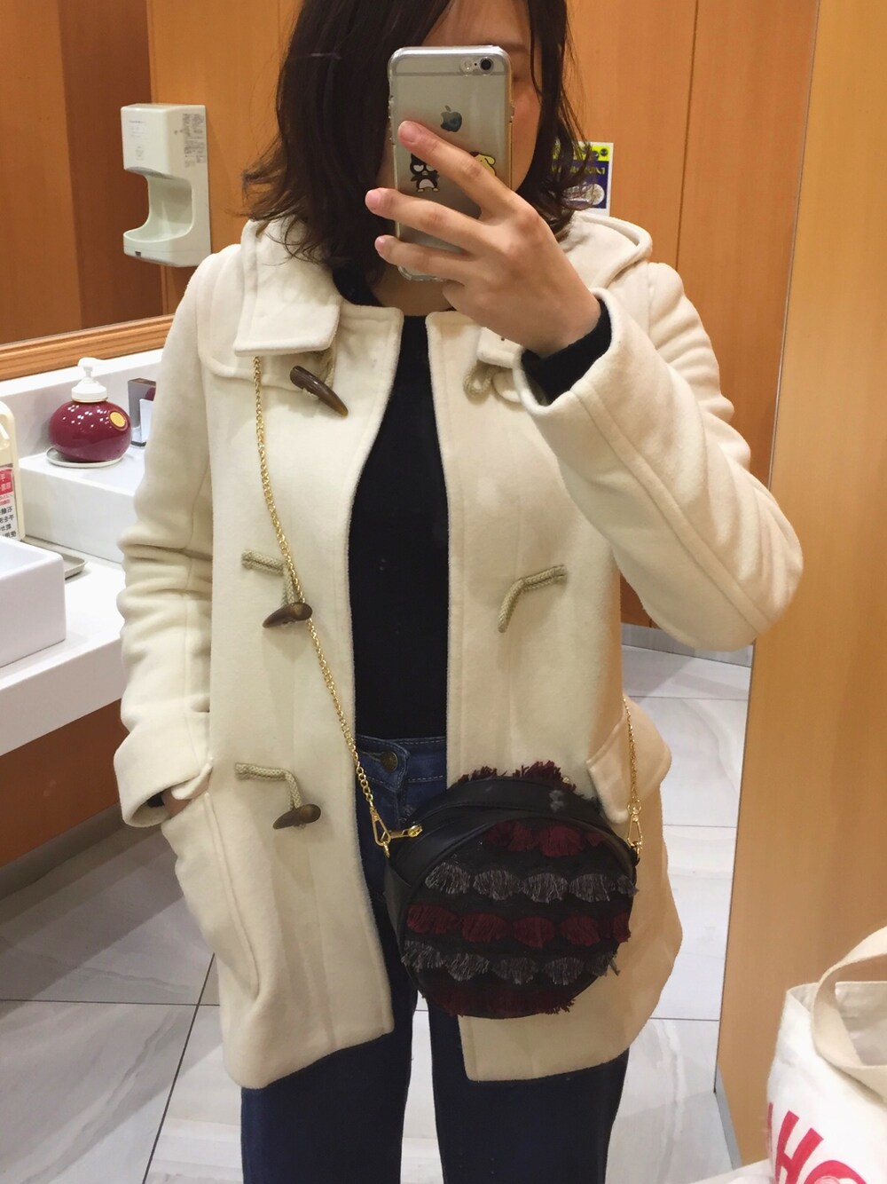 「UNIQLOのアイテム（ダッフルコート、ホワイト系）」を使った、なかさん（レディース・160cm）の秋コーディネートの1枚目の写真