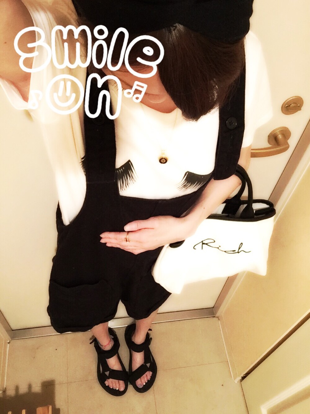 「rich-のアイテム（Tシャツ/カットソー、ホワイト系）」を使った、kerooo◡̈⃝⋆*さん（レディース・148cm）の夏コーディネートの1枚目の写真