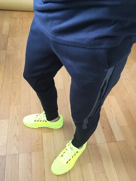 「NIKE SPORTSWEAR（ナイキスポーツウェアー）のアイテム（その他パンツ、ブラック系）」を使った、buzzyさん（メンズ・171cm）の夏コーディネート
