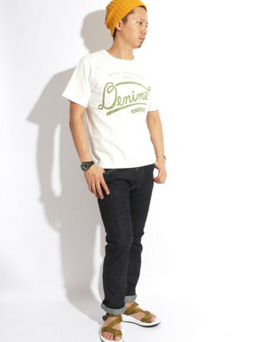 「Denime、ニット帽、Tシャツ、デニムパンツ、サンダル、プリントT、GRAMICCI、ラバーサンダル、made in japan、ベルクロサンダル」｜「Gramicciの【GRAMICCI 】CACTUS FLIP/グラミチ　スポーツサンダル（サンダル、グリーン系）」を使った、DenimeWebStoreさん（メンズ・176cm）の夏コーディネートの1枚目の写真