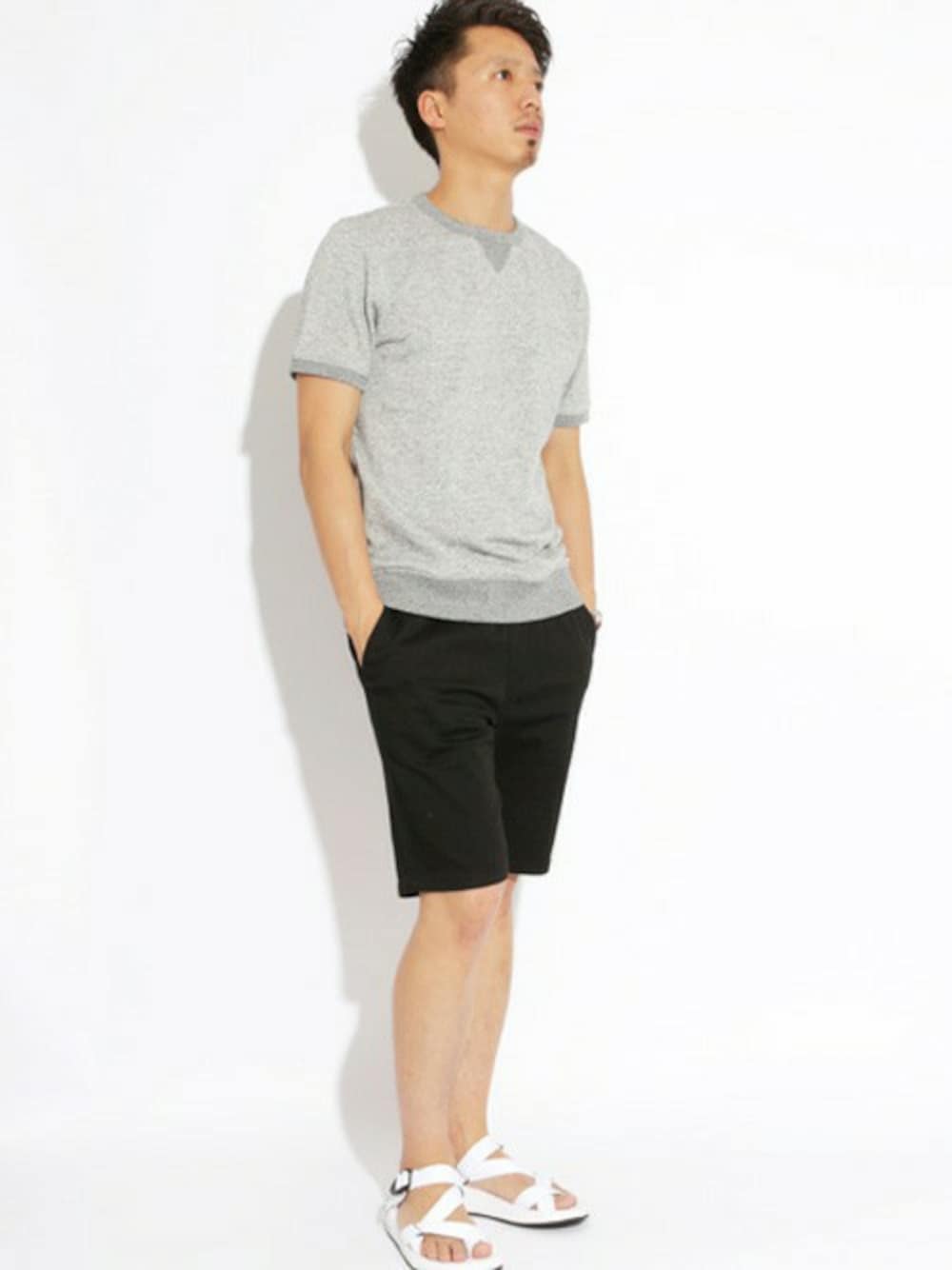 「Denime、ショートパンツ、summer、ストレッチパンツ、サンダル、ラフ、グラミチ、シンプルコーデ、無地T、半袖スウェット」｜「Gramicciの【GRAMICCI 】CACTUS FLIP/グラミチ　スポーツサンダル（サンダル、ホワイト系）」を使った、DenimeWebStoreさん（メンズ・176cm）の夏コーディネートの1枚目の写真