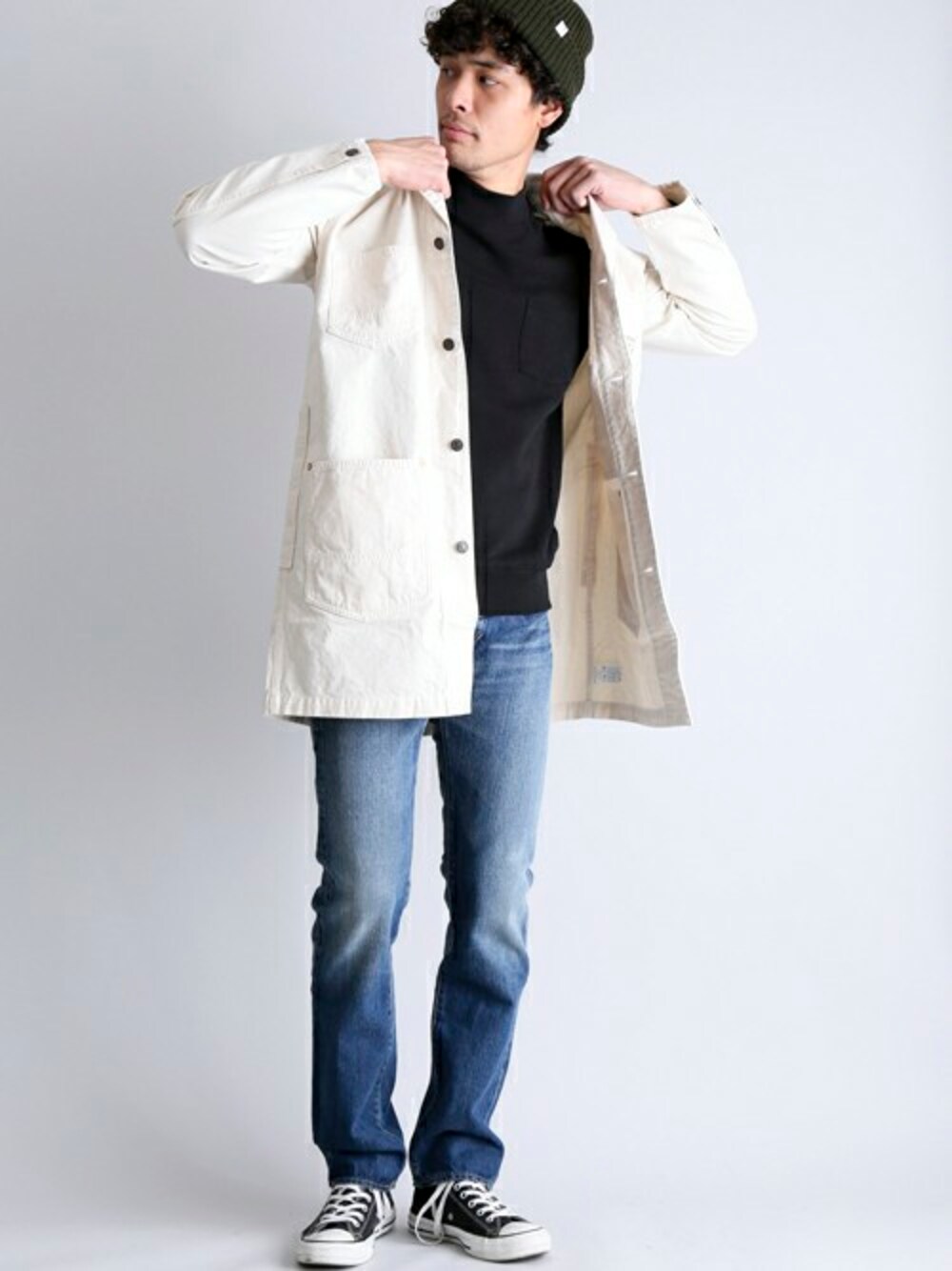 「Denime、ジーンズ、ニットCAP、ショップコート、デニムパンツ、street、きれいめカジュアル、ネイビー×ホワイト、オトナカジュアル、モックネック」｜「DenimeのFirstDenime【SlimFitUsed/スリムフィットUsedWash】（デニムパンツ、ブルー系）」を使った、DenimeWebStoreさん（メンズ・173cm）の冬コーディネートの1枚目の写真