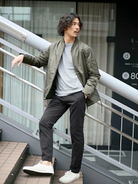 「Denime（ドゥニーム）のアイテム（MA-1）」を使った、DenimeWebStoreさん（メンズ・173cm）の秋コーディネート