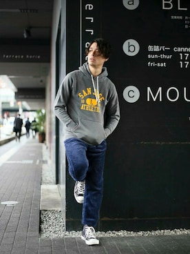 「FRUIT OF THE LOOM（フルーツオブザルーム）のアイテム（パーカー）」を使った、DenimeWebStoreさん（メンズ・173cm）の冬コーディネート