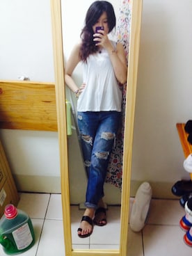 「UNIQLO（ユニクロ）のアイテム（タンクトップ、ホワイト系）」を使った、Océane さん（レディース・165cm）の秋コーディネート
