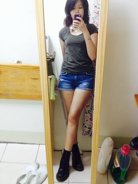 「ZARA TRF（ザラティーアールエフ）のアイテム（Tシャツ/カットソー、グリーン系）」を使った、Océane さん（レディース・165cm）の秋コーディネート