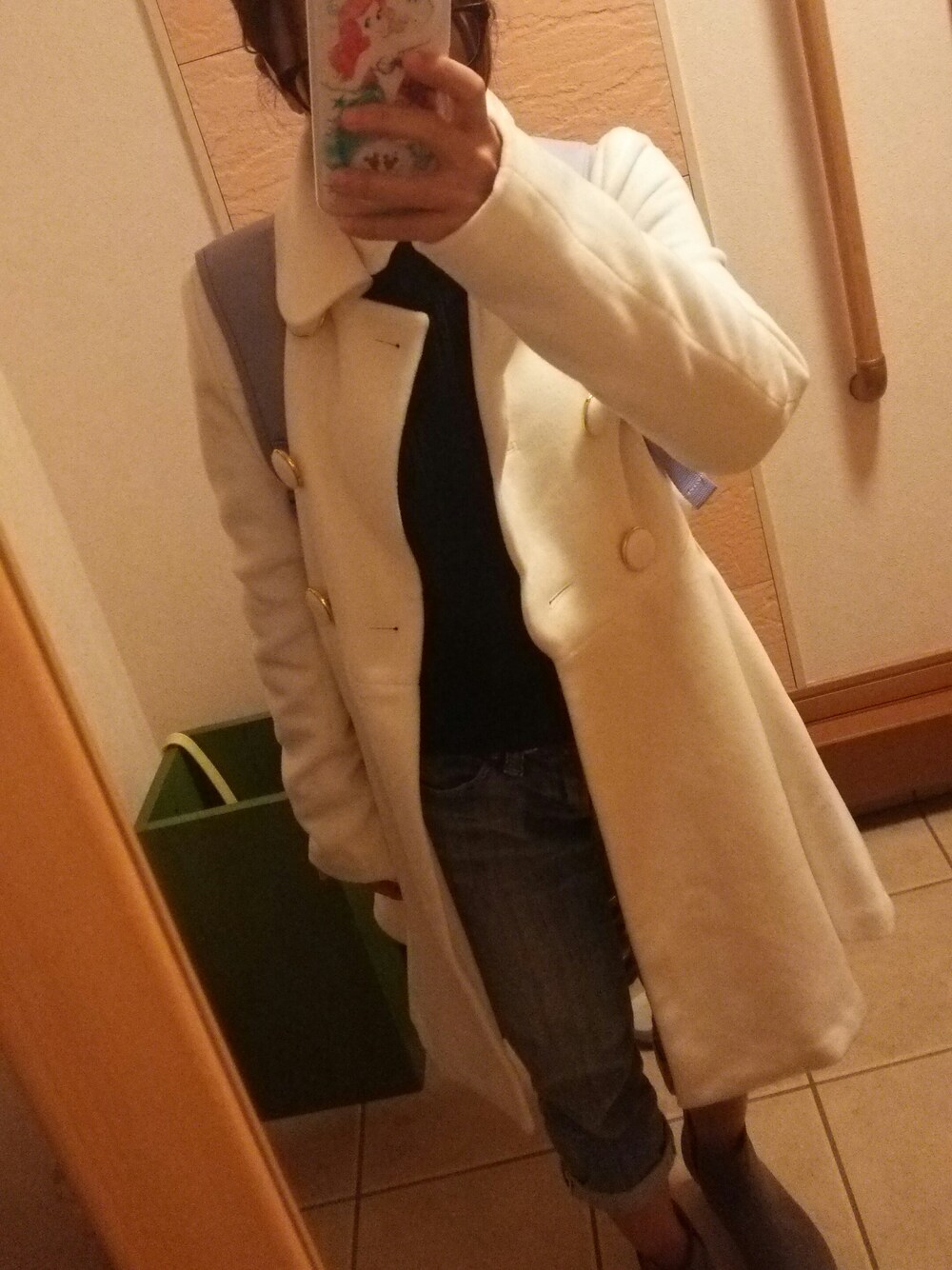 「大学」｜「BACK NUMBERのアイテム（デニムパンツ、ブルー系）」を使った、みのりさん（レディース・148cm）の冬コーディネートの1枚目の写真