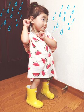 「黄色」｜「アイテム（レインシューズ）」を使った、umiem ;pさん（キッズ・80cm）の夏コーディネート