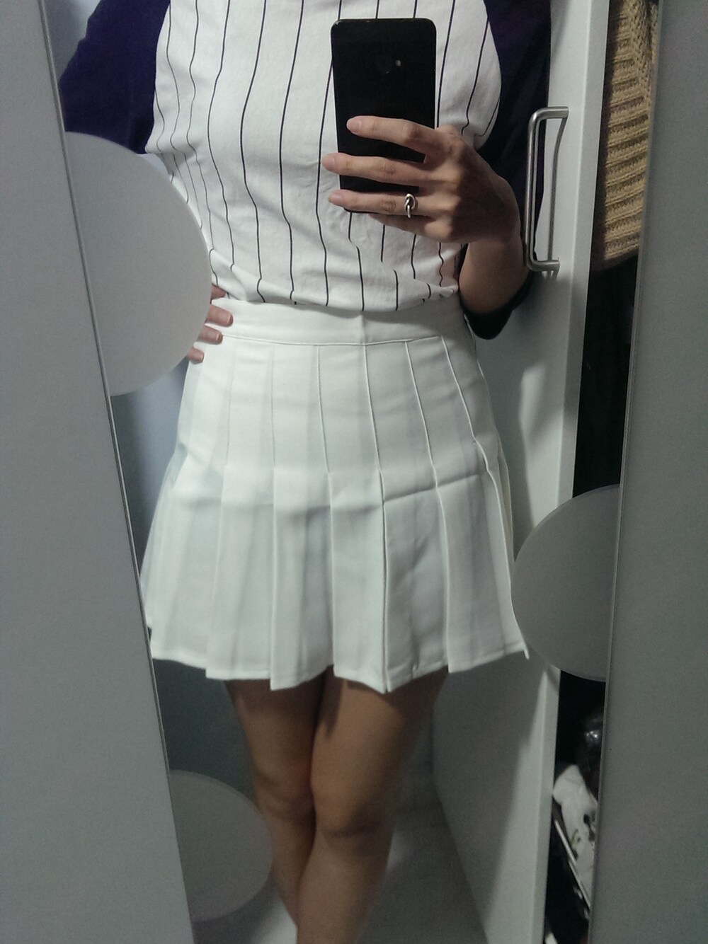 「white、aa、hongkong、hkig、simple」｜「American Apparelのアイテム（スカート、ホワイト系）」を使った、::Tong Chan::さん（レディース・163cm）の秋コーディネートの1枚目の写真