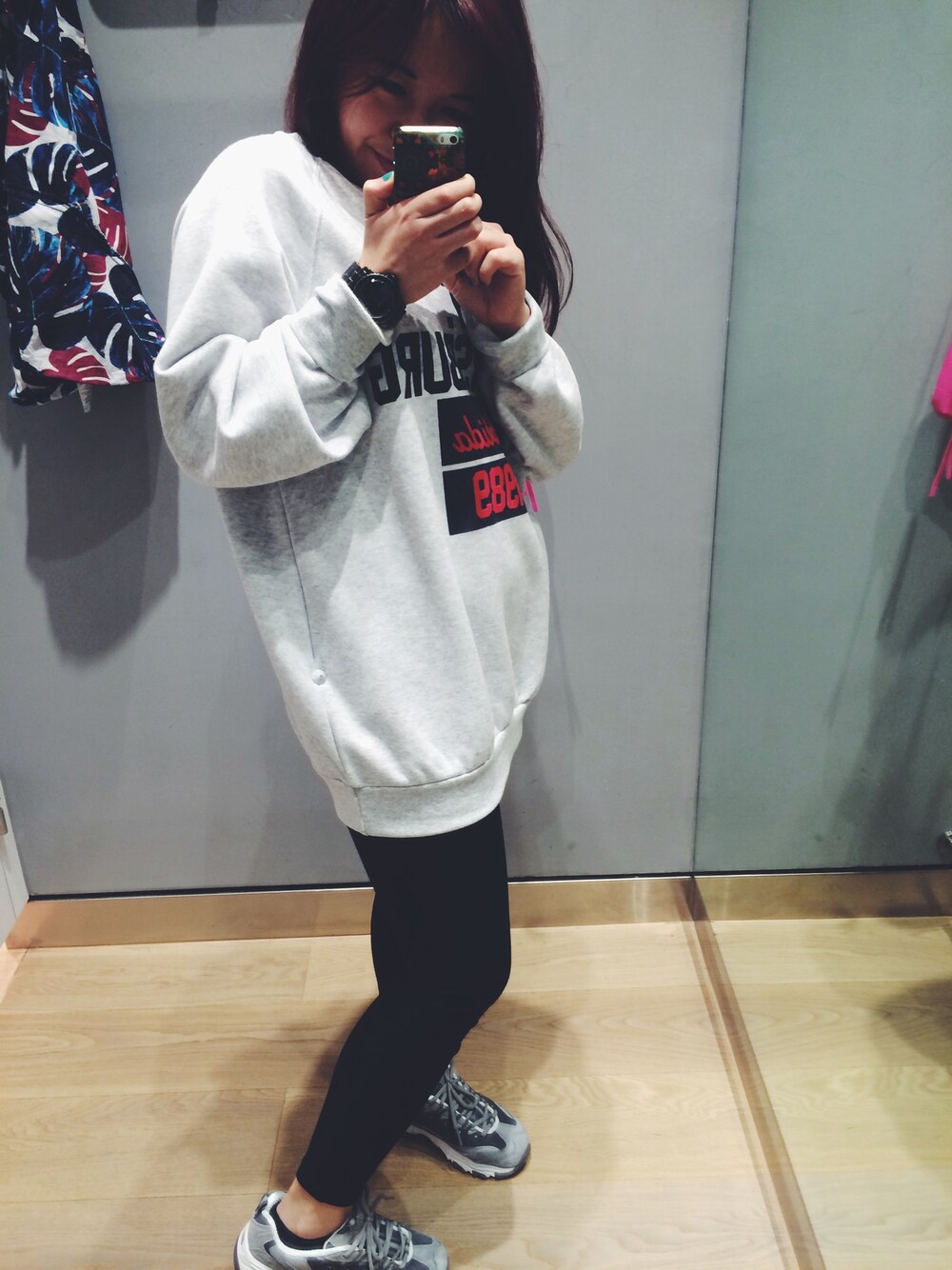 「TOPMANのアイテム（パーカー、グレー系）」を使った、emmlyさん（レディース・160cm）の夏コーディネートの1枚目の写真