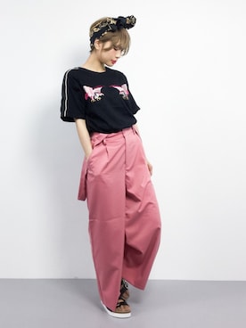 「黒シャツ」｜「アイテム（ピンク系）」を使った、おりこさん（レディース・155cm）の夏コーディネート