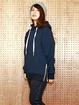 「プルオーバーパーカー」｜MEG BIDさん（レディース・160cm）の冬コーディネート