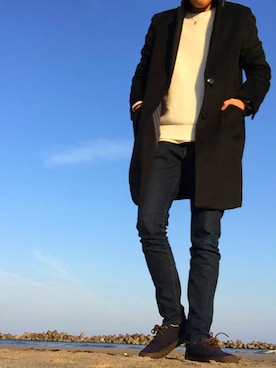 「海」｜「アイテム（チェスターコート）」を使った、y.u.u.k.i.03さん（メンズ・167cm）の冬コーディネート