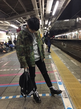 「UNIF（ユニフ）のアイテム（バッグ）」を使った、しょーごさん（メンズ・170cm）の秋コーディネート