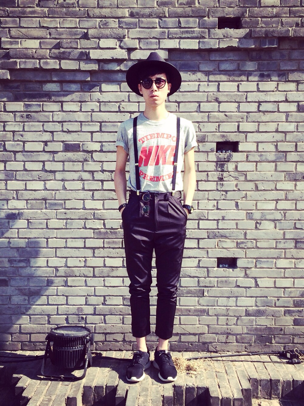 「Hong Kong、hongkong、men、ootd、NIKE、initial、initialfashion、hot、Beijing #798」｜「NIKEのアイテム（Tシャツ/カットソー、グレー系）」を使った、fongkinlokさん（メンズ・183cm）の夏コーディネートの1枚目の写真