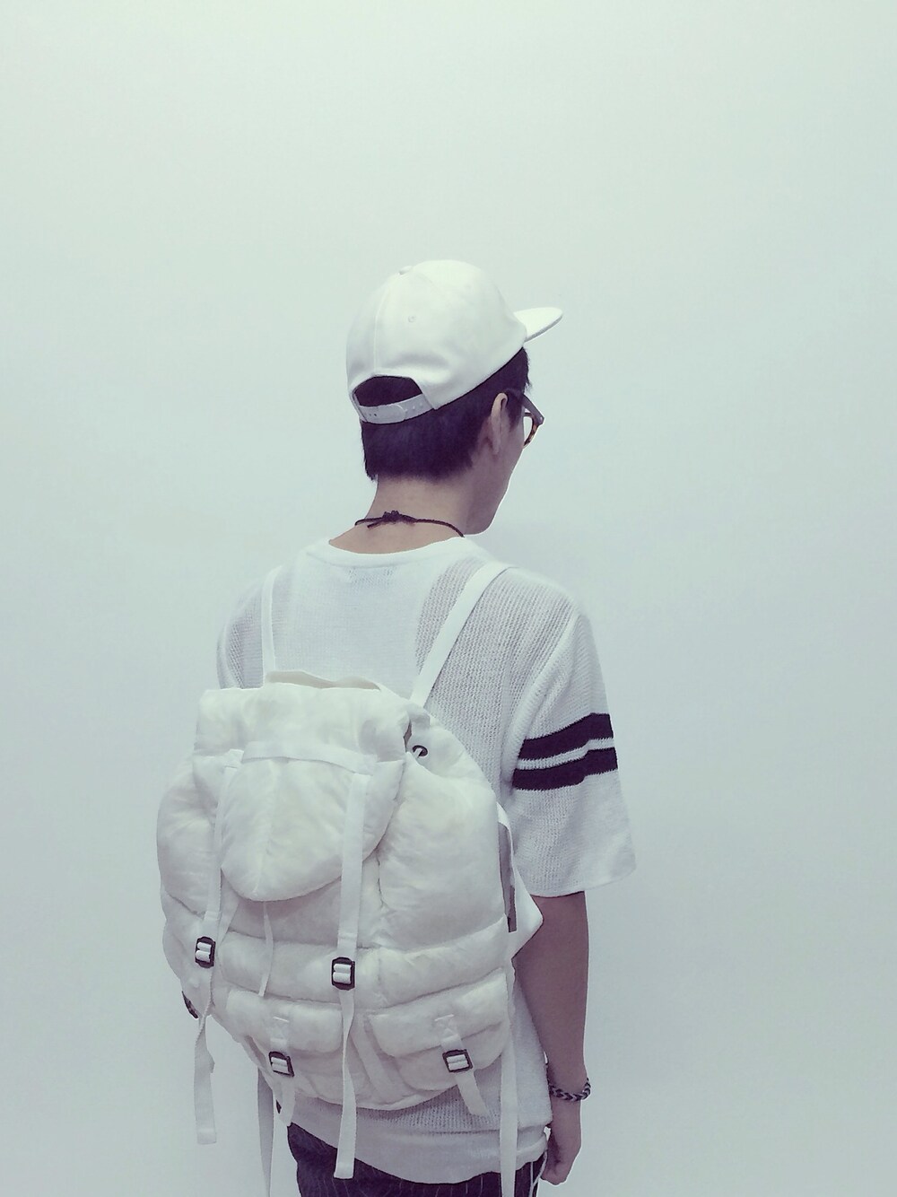 「write、ootd、men、Hong Kong、hongkong、HARE、follow」｜「HAREのアイテム（スウェット、ホワイト系）」を使った、fongkinlokさん（メンズ・183cm）の夏コーディネートの1枚目の写真