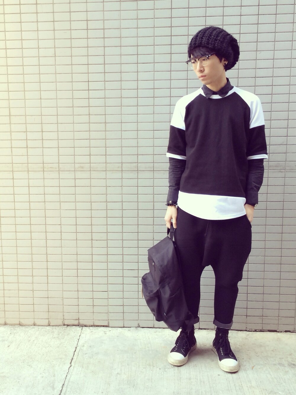 「men、Hong Kong、hongkong、ootd、black、STYLE、white」｜「H&Mのアイテム（ハット、ブラック系）」を使った、fongkinlokさん（メンズ・183cm）の夏コーディネートの1枚目の写真