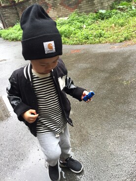 「carhartt」｜「アイテム（スタジャン）」を使った、Eason W🎈さん（キッズ・90cm）の秋コーディネート