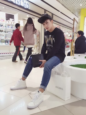 「GIVENCHY（ジバンシイ）のアイテム（パーカー）」を使った、edrui0102さん（メンズ・175cm）の冬コーディネート