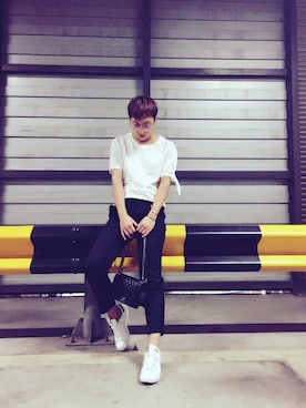 「JW Anderson（ジェイダブリューアンダーソン）のアイテム（Tシャツ/カットソー）」を使った、edrui0102さん（メンズ・175cm）の秋コーディネート