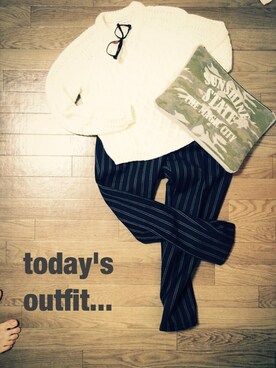 「アイテム（クラッチバッグ、その他）」を使った、岩田麻央さん（レディース・162cm）の冬コーディネート