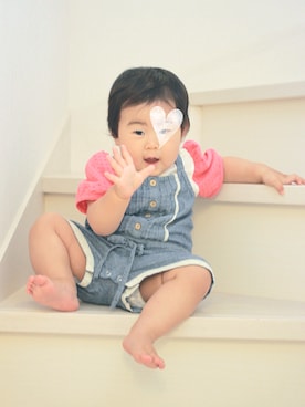 「つかまり立ち」｜「アイテム（オールインワン・サロペット）」を使った、あ*ずさん（キッズ・70cm）の夏コーディネート