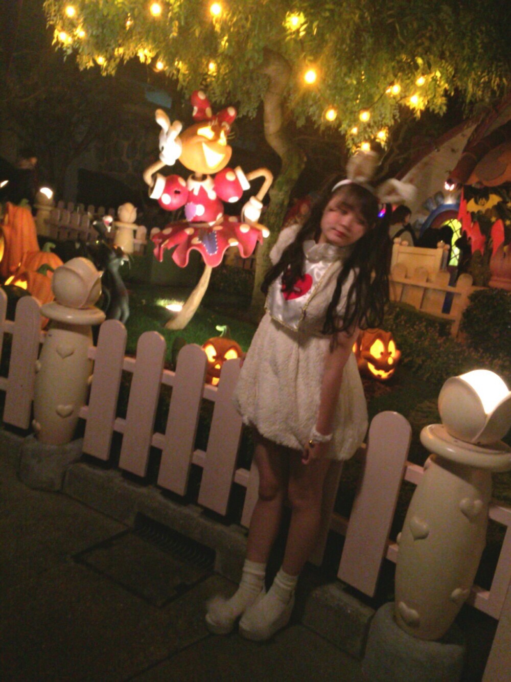 「ハロウィンコーデ、うさぎ、honeymihoney、Peach John、HoneySalon、コスプレ、Disneyland、Dハロ、wearhalloween2016」｜「PEACH JOHNのアイテム（ワンピース/ドレス、ホワイト系）」を使った、meloさん（レディース・163cm）の秋コーディネートの1枚目の写真