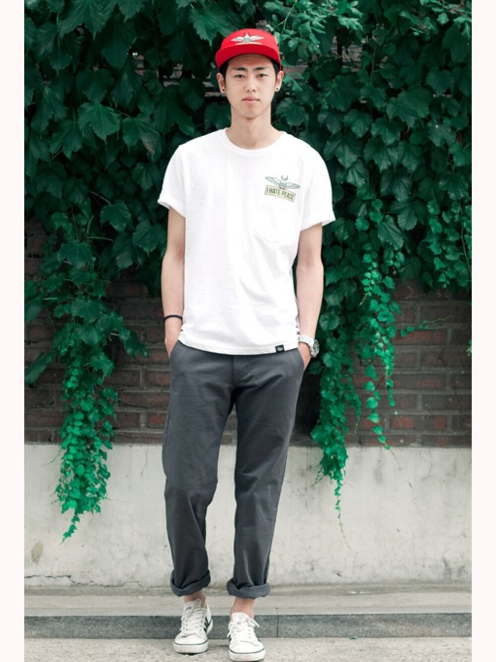 「파퓰러너드、popularnerd」｜「POPULARNERDのHate Peace Snapback（キャップ、レッド系）」を使った、김태균(POPULARNERD)さん（メンズ・181cm）の夏コーディネートの1枚目の写真