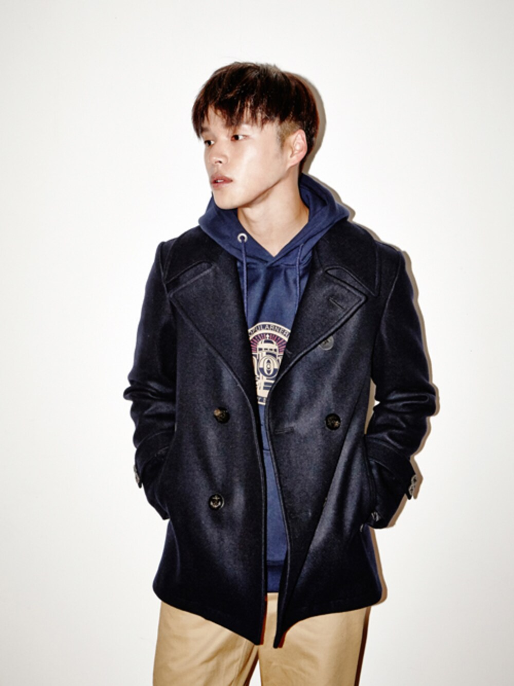 「navy、hoodie、coat、lookbook、sweatshirt、popularnerd、Pea Coat」｜「POPULARNERDのLighthouse Pea coat navy（ジャケット/アウター、その他）」を使った、김태균(POPULARNERD)さん（メンズ・186cm）の冬コーディネートの1枚目の写真