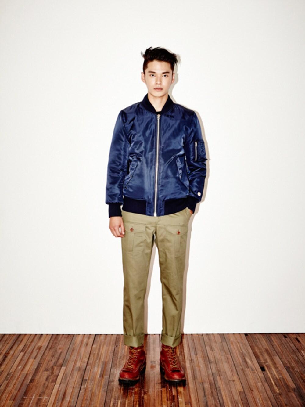 「MA-1、navy、jacket 、lookbook、popularnerd」｜「POPULARNERDのSouthpaw MA-1 Jacket（ジャケット/アウター、その他）」を使った、김태균(POPULARNERD)さん（メンズ・186cm）の冬コーディネートの1枚目の写真