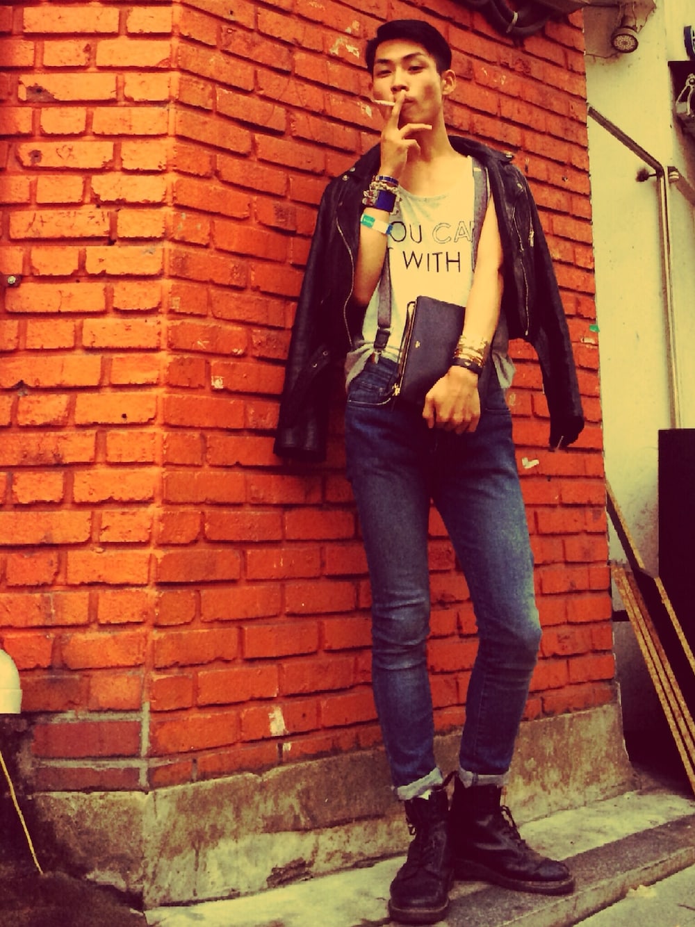 「CELINE、Dr.Martens、ACNE、Cartier、Maison Martin Margiela、TOPSHOP、TOPMAN、H&M、pandora、ridersjacket」｜「HERMESのCollier de Chien - epsom etoupe with gold hard wear（ブレスレット、ゴールド系）」を使った、Salon Camouflageさん（メンズ・176cm）の夏コーディネートの1枚目の写真