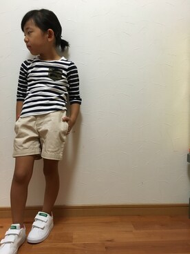 「adidas（アディダス）のアイテム（スニーカー、ホワイト系）」を使った、⭐️YU⭐️さん（キッズ・131cm）の秋コーディネート