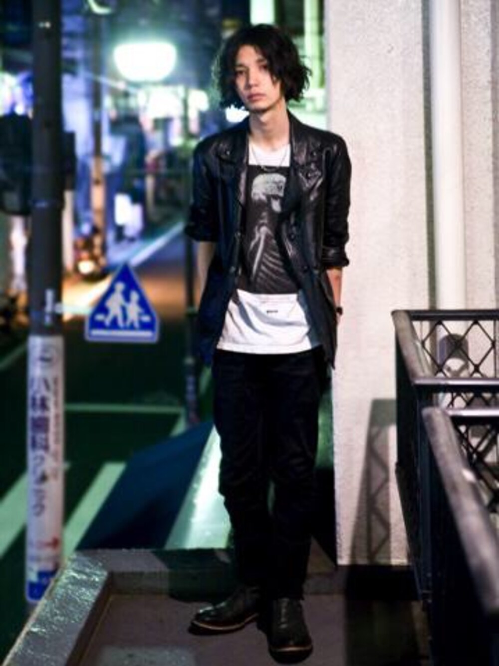 「レザージャケット、ロック、革靴、美容師」｜「glambのアイテム（ライダースジャケット、ブラック系）」を使った、森平 祐介さん（メンズ・171cm）の春コーディネートの1枚目の写真
