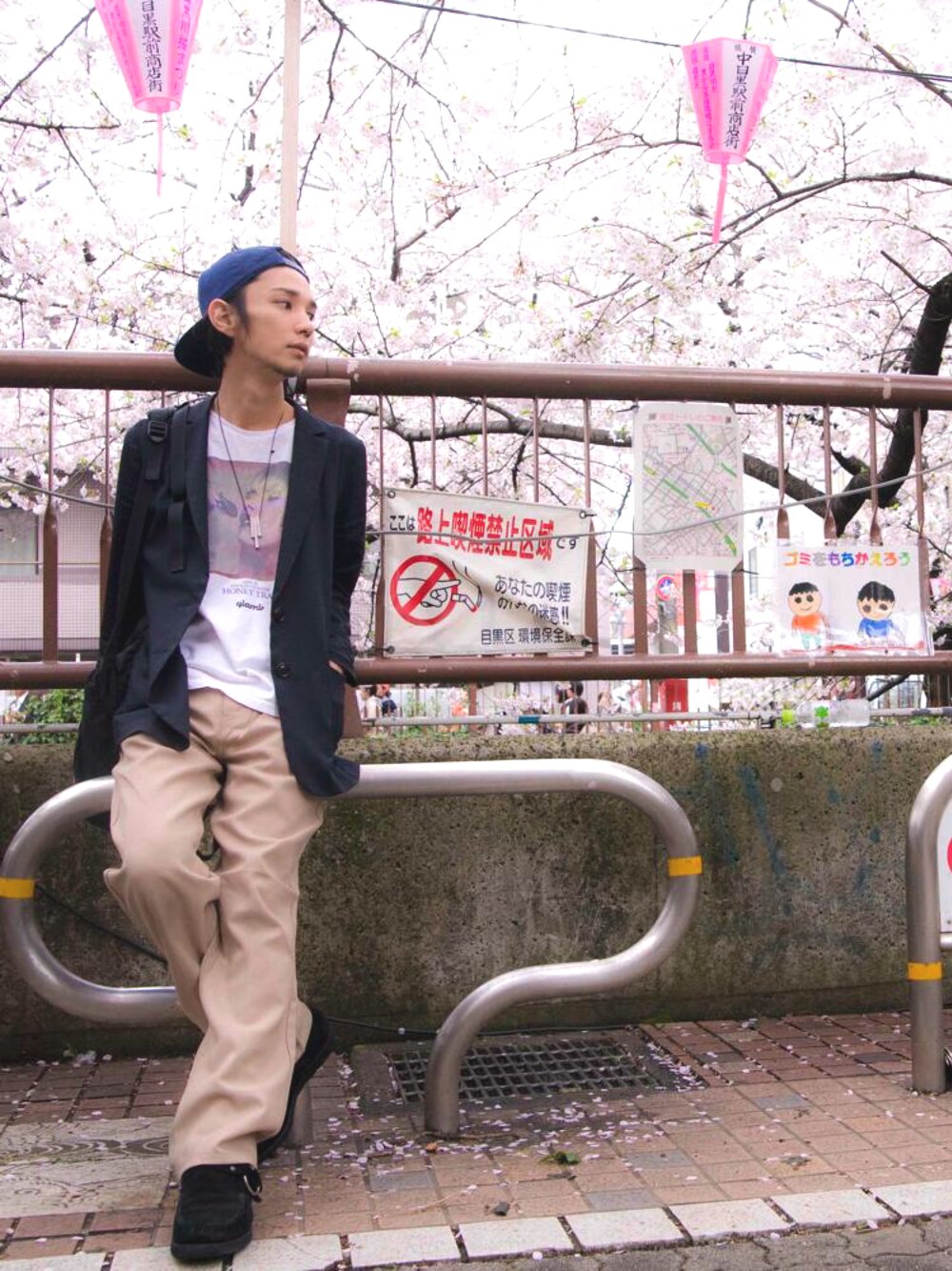 「春、桜、美容師、中目黒、キャップ、ジャケット」｜「ROJITHAのアイテム（その他、その他）」を使った、森平 祐介さん（メンズ・171cm）の春コーディネートの1枚目の写真