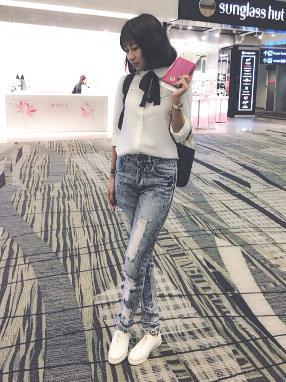 「Missguidedのアイテム（デニムパンツ、その他）」を使った、Rayna Khinさん（レディース・160cm）の夏コーディネートの1枚目の写真