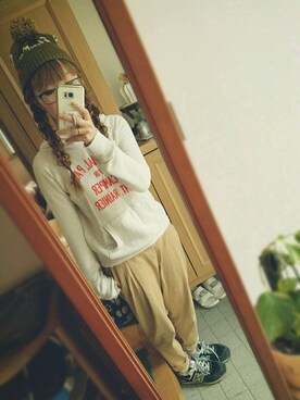 「CHUMS（チャムス）のアイテム（ニットキャップ/ビーニー）」を使った、asuさん（レディース・154cm）の冬コーディネート