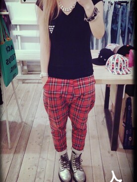 「Dr. Martens（ドクターマーチン）のアイテム（ブーツ、シルバー系）」を使った、⭐⭐⭐sunny⭐⭐⭐さん（レディース・160cm）の秋コーディネート